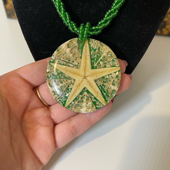 Boho Green Beaded Inlay Starfish Pendant Necklace and Earring Set - Picture 3 of 6